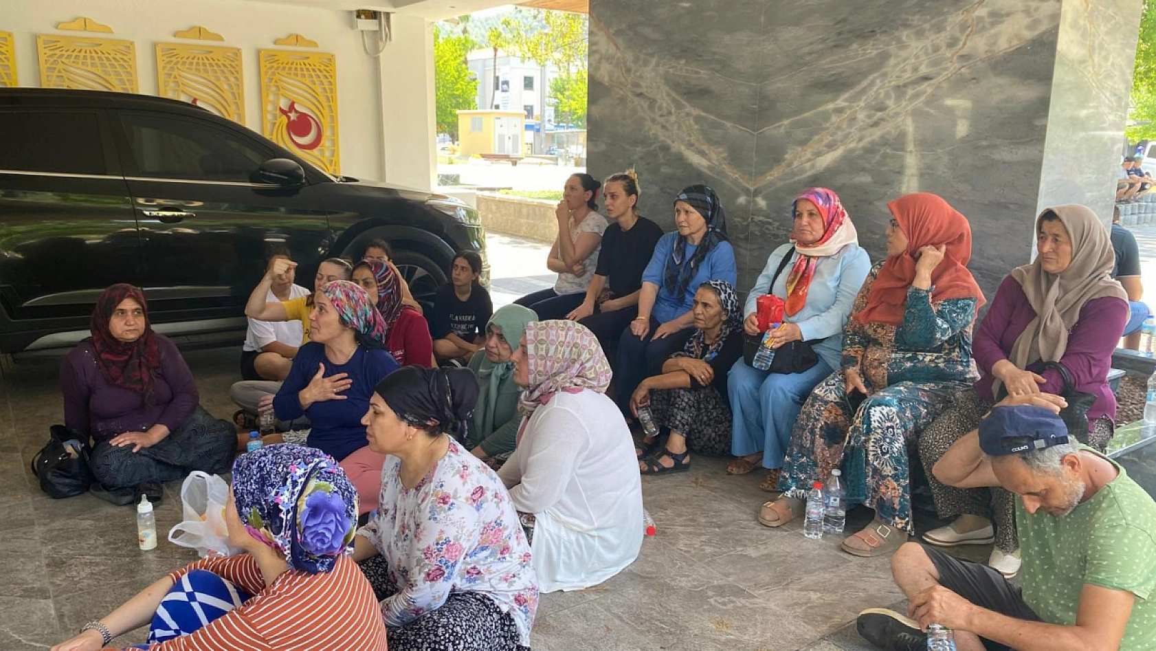 Fethiye'de Tapu Mağdurları Eylemde: '22 Yıldır Tapumuzu Alamıyoruz, Elektrik ve Su da Kesildi'