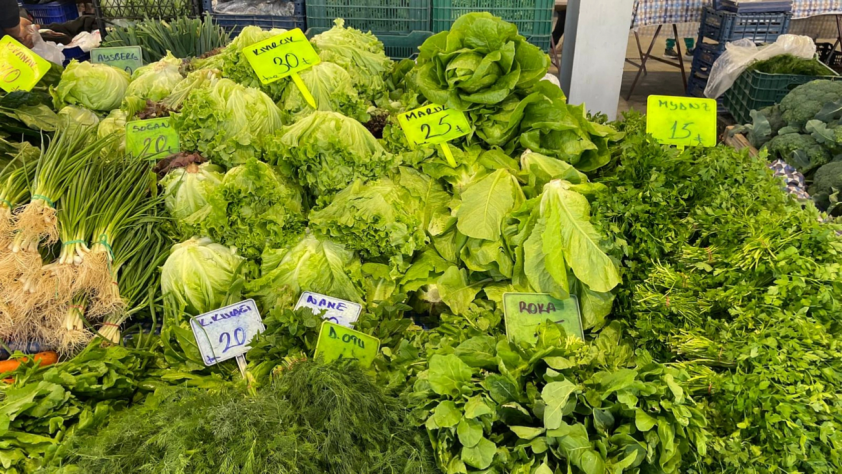 Fethiye Patlangıç Pazarı'nda vatandaşlar bütçelerine göre alışveriş yaptı