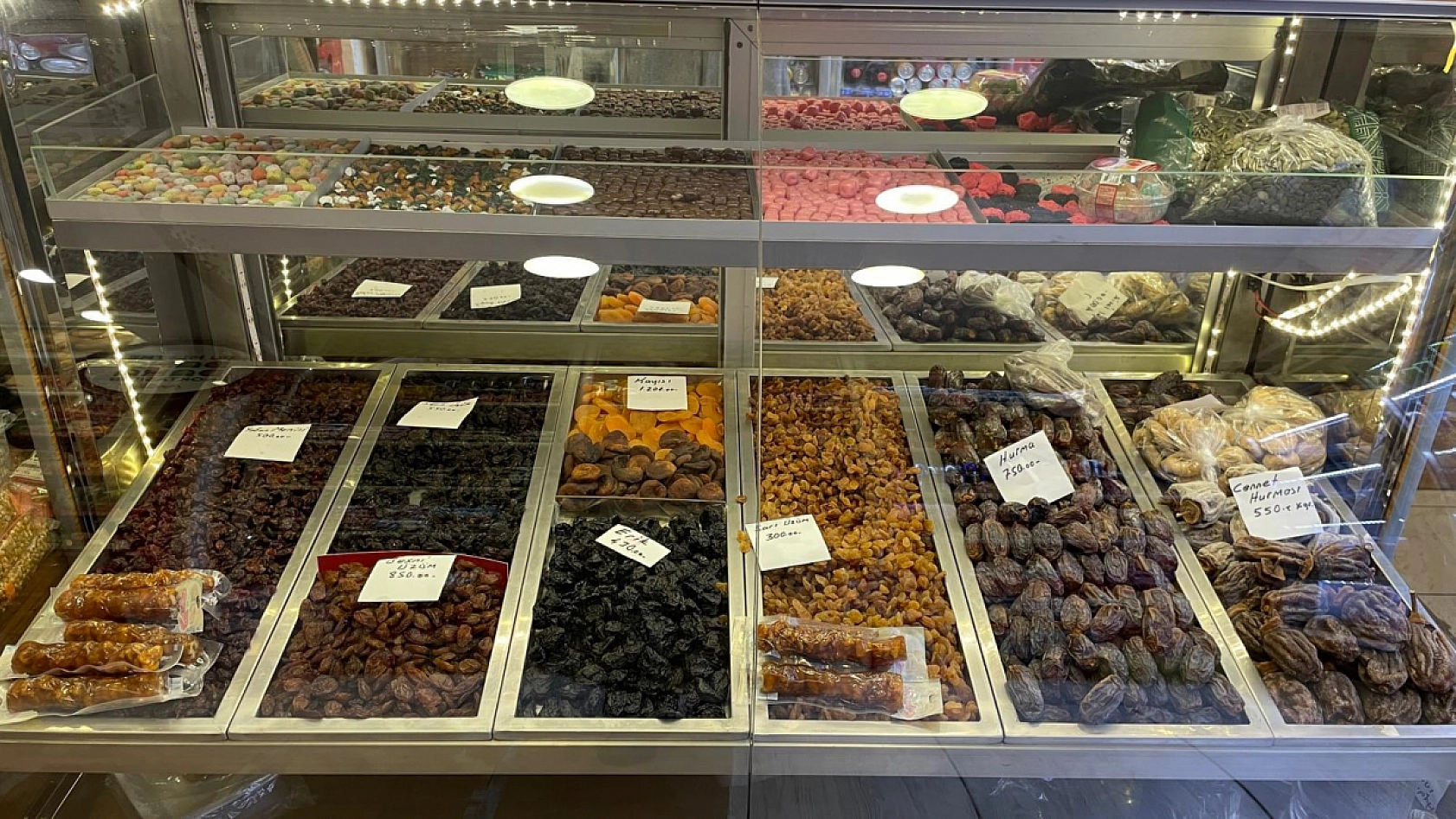 Fethiye'de soğuk hava kuruyemişe olan ilgiyi artırdı