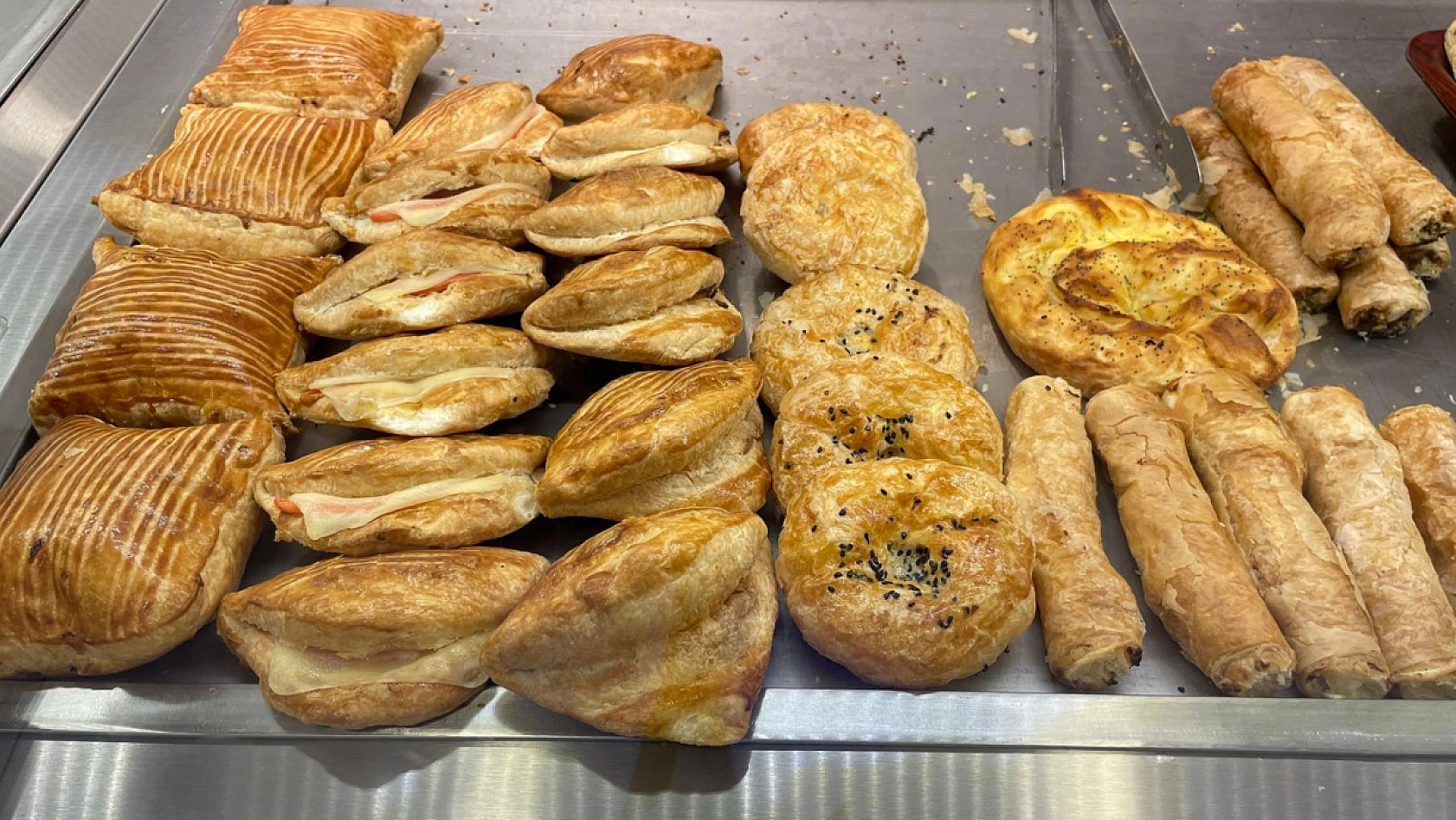 Fethiye'de lezzet durağı: Mis Börek'ten el açması börekler