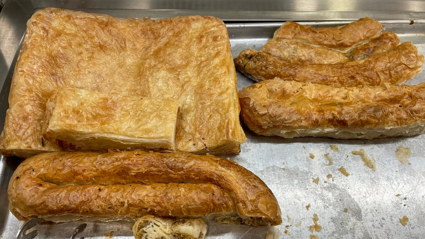 Fethiye'de lezzet durağı: Mis Börek'ten el açması börekler