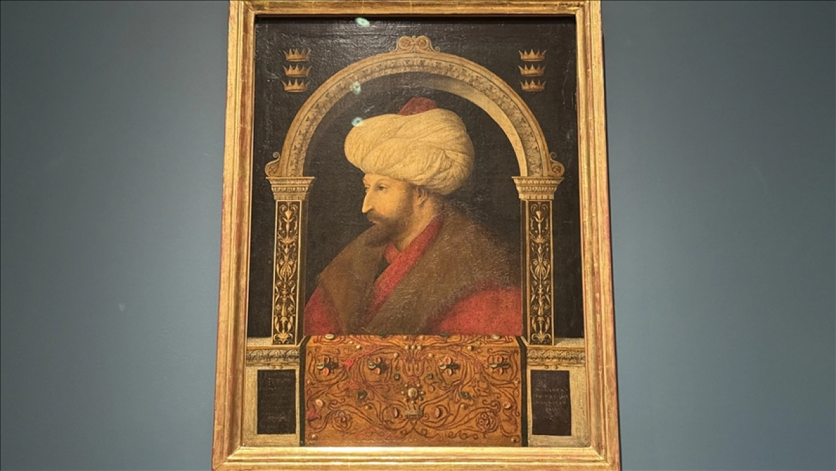 Fatih Sultan Mehmet'i tasvir eden portre ve madalyonlar Londra'da sergileniyor