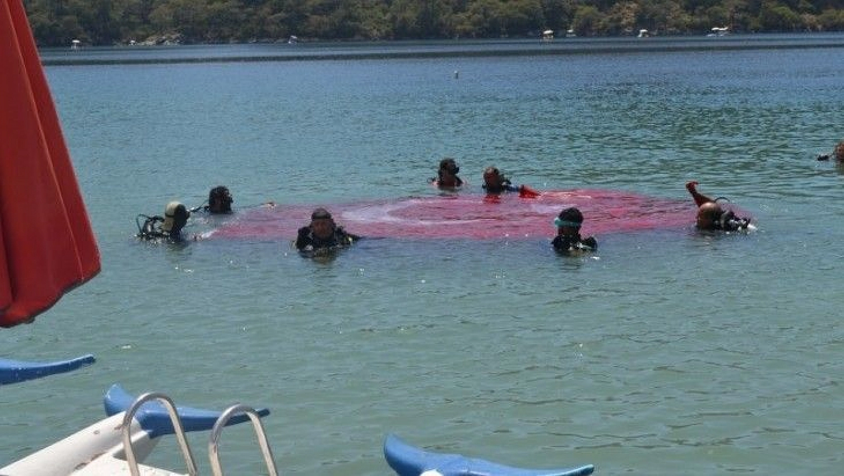 Dalgıç Başkandan deniz dibi temizliği