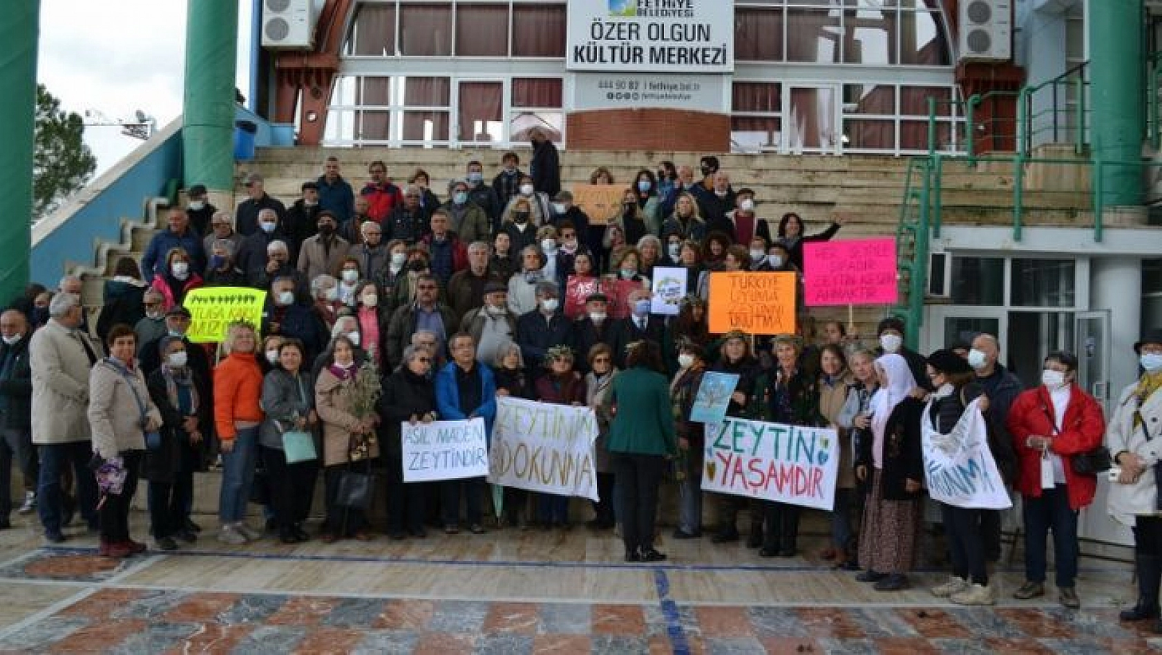 Zeytinliklerin madenciliğe açılması protesto edildi