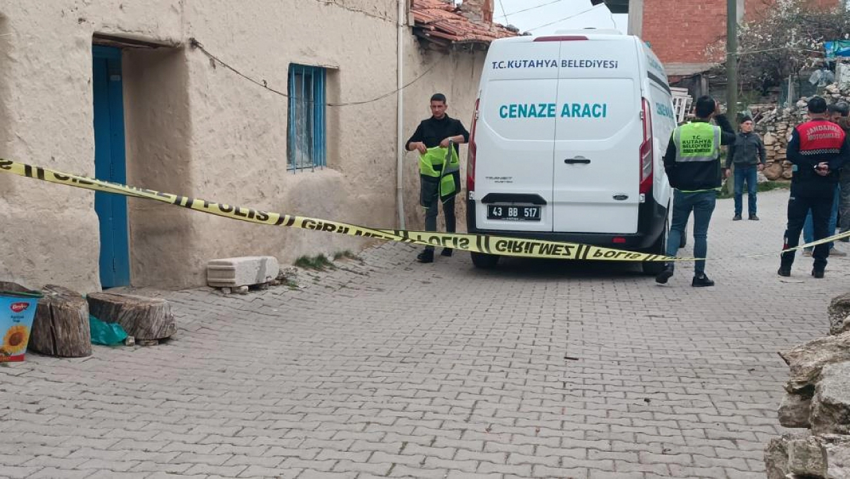 Kan donduran cinayet! Eşi ve bir başka kişiyi pompalı tüfekle öldürdü