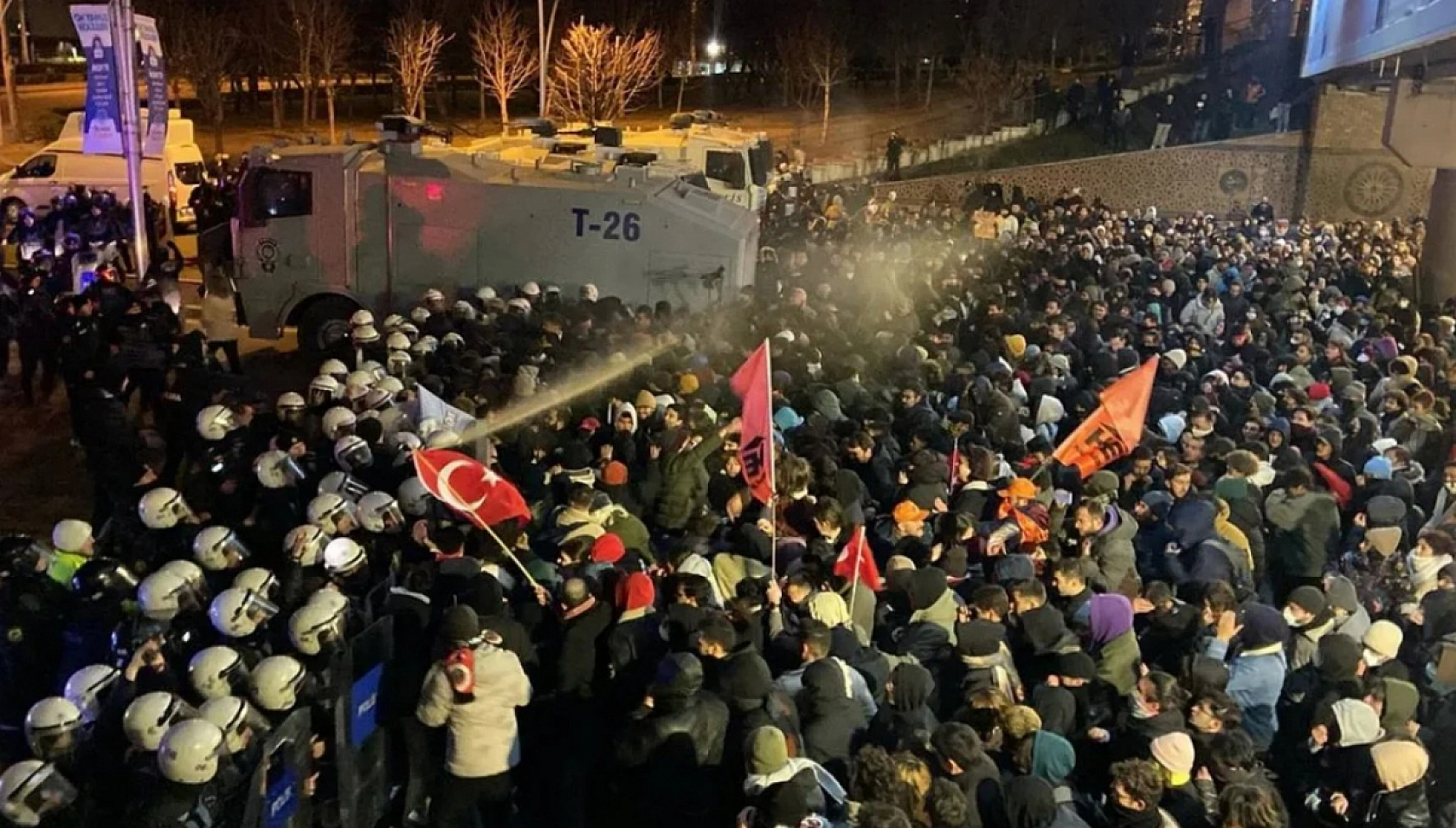 Eylemlerde gözaltına alınan 102 kişiye tahliye kararı! Aralarında Berkay Gezgin de var