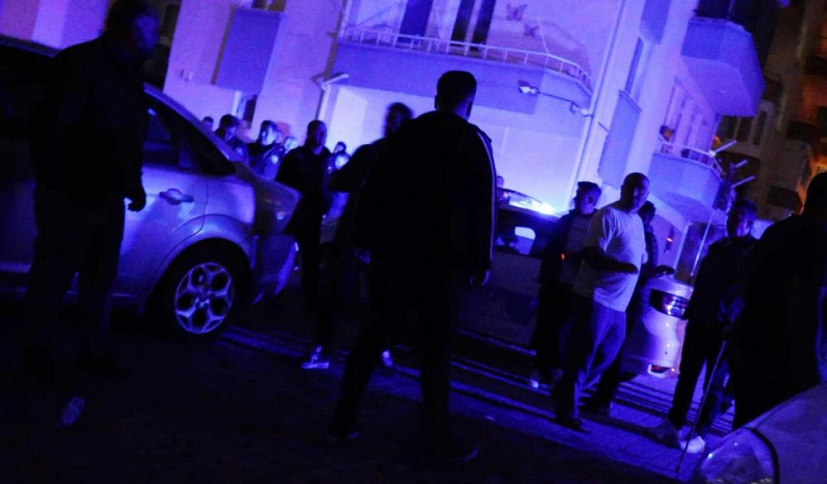 Polisi arayıp, 'Bizi dövüyorlar' diye polisleri şikayet etti