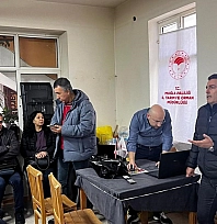 Datça'da üreticilere 'badem hastalık ve zararları' eğitimi verildi