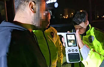 Alkollü sürücü kaza yaptı, yaralanan eşini suçladı: 'Eşimle kavga ettik, direksiyonu kırdı'