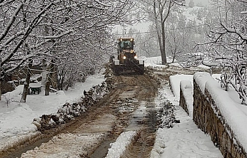 Fethiye Nif Mahallesi'nde karla mücadele: Kapanan yollar ulaşıma açıldı