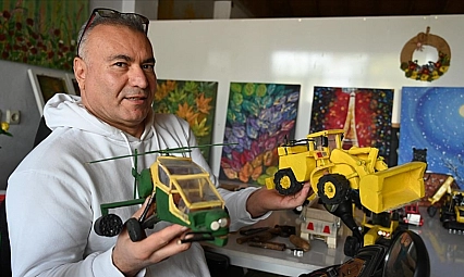 İş kazasında engelli kalınca ahşaptan oyuncak yapma hobisini mesleğe dönüştürdü