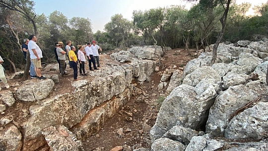 VALİ TAVLI, DEVAM EDEN KAZI ÇALIŞMALARINI YERİNDE İNCELEDİ