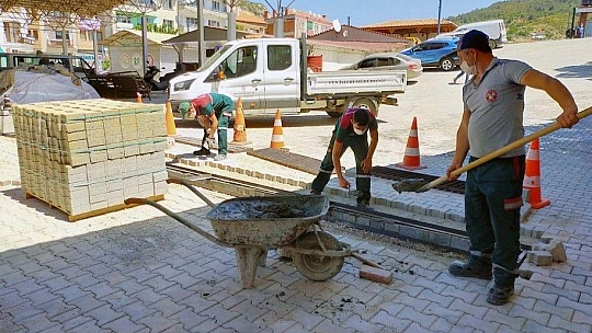 Pazar yerinde alt yapı tamamlandı, sıra uzay çatıda 