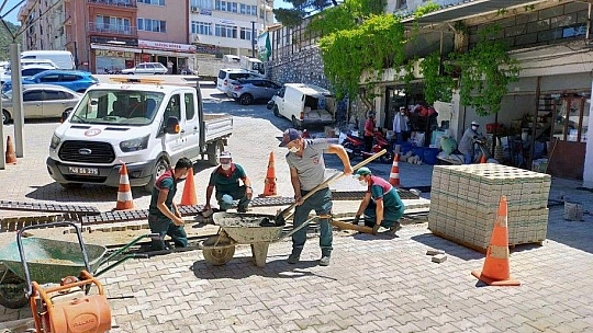 Pazar yerinde alt yapı tamamlandı, sıra uzay çatıda 