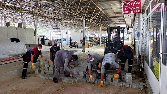 Pazar yerinde alt yapı tamamlandı, sıra uzay çatıda 