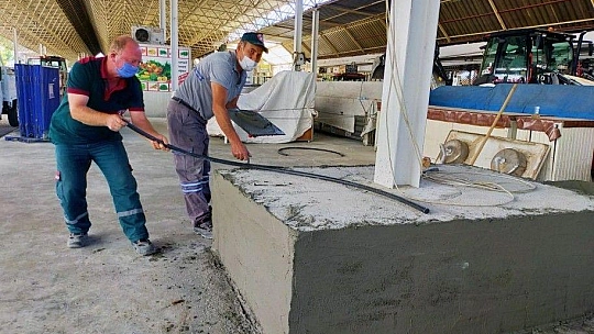 Pazar yerinde alt yapı tamamlandı, sıra uzay çatıda 