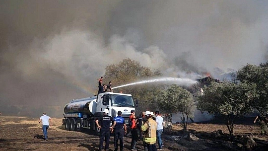 18 tonluk su tankerleri yangınlarda önemli rol aldı