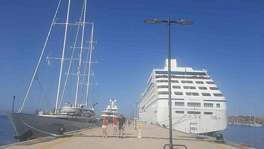 2 gemiyle 464 yolcu geldi