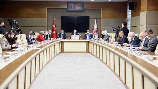 'İnternet yasası acilen çıkarılmalı'