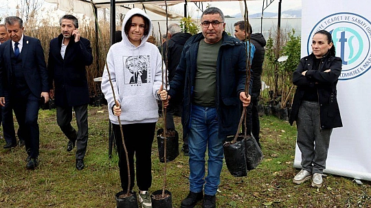 2500 FETHİYE KAYA İNCİRİ FİDANI ÜRETİCİLERE DAĞITILDI
