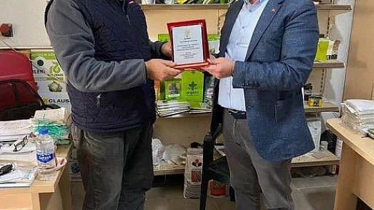 Öztürk'ten Kayabaş'a plaket