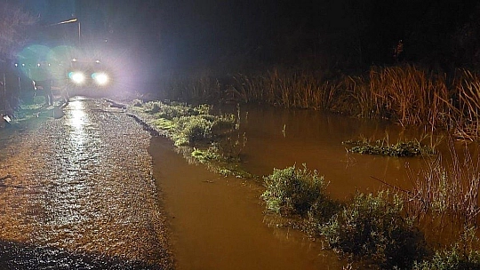 Sağanak yağış Dalaman'da hayatı olumsuz etkiledi