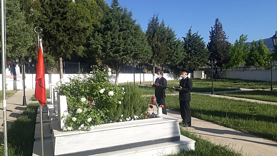 Vali Orhan Tavlı, Ramazan Bayramında Şehitlikleri Ziyaret Etti