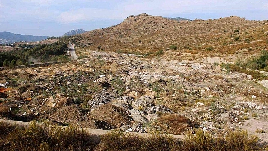 AFAD 'Afet ve acil durum toplanma alanı' kaçak hafriyatla doldu