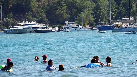 Afet bölgesine yerli turist desteği