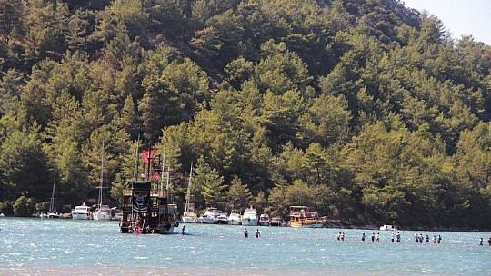 Afet bölgesine yerli turist desteği