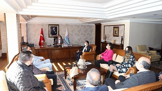 AK Parti heyeti Başkan Oktay ile görüştü