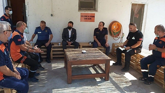 Arama kurtarma ekibinden Kaymakam Çoban'a teşekkür plaketi