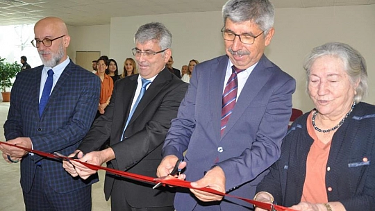 Hayırseverden Üniversiteye bilgisayar bağışı