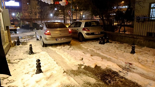 Menteşe'de Sokaklar Beyaza Büründü