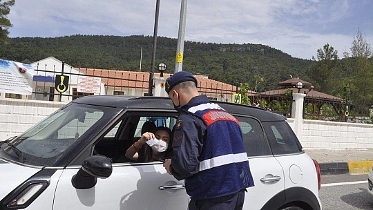 17 günlük kapanma öncesi Marmaris'te kontroller devam ediyor