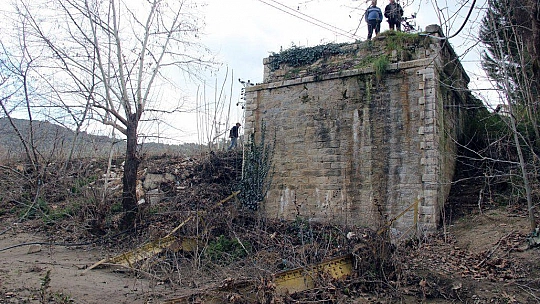 TARİHİ DEMİR KÖPRÜ 14 YILDIR YAPILMAYI BEKLİYOR