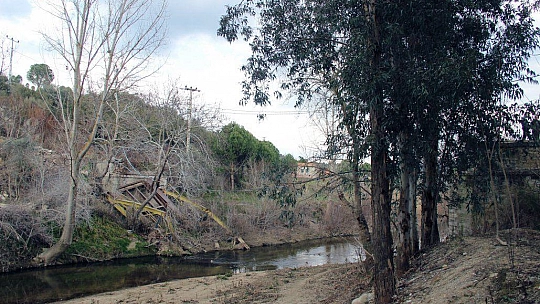 TARİHİ DEMİR KÖPRÜ 14 YILDIR YAPILMAYI BEKLİYOR