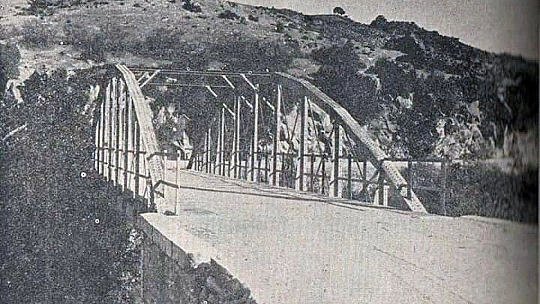 TARİHİ DEMİR KÖPRÜ 14 YILDIR YAPILMAYI BEKLİYOR