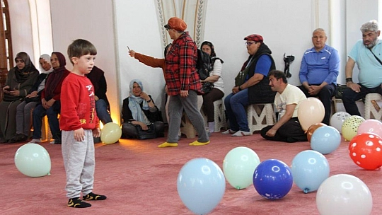 Engelli cami buluşması renkli görüntülere sahne oldu