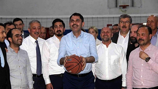 Bakan Kurum gençler ile buluştu