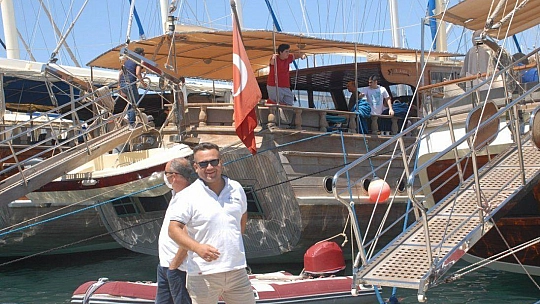 Balıkçılar Ve Ticari Tekneler Demir Aldı