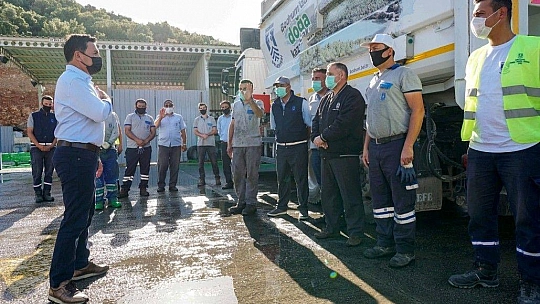 Başkan Aras Görev Başındaki Personelin ve Esnafın Bayramını Kutladı