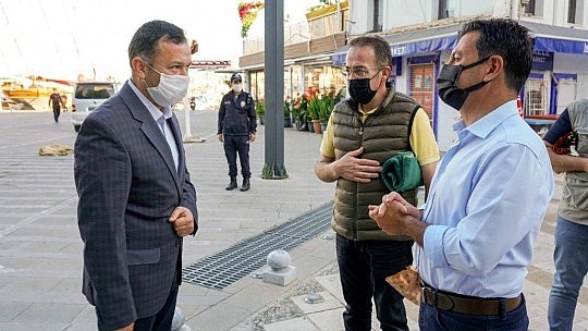 Başkan Aras Görev Başındaki Personelin ve Esnafın Bayramını Kutladı