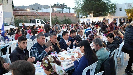 Başkan Aras, iftar programında kardeşlik vurgusu yaptı