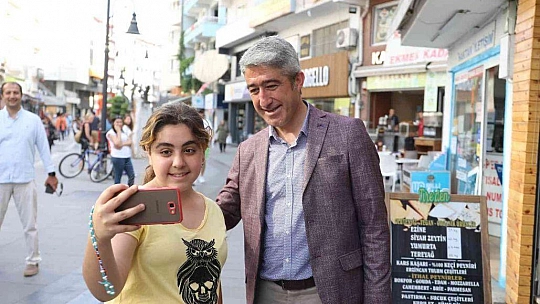 Başkan Oktay, bayramı vatandaşlarla bir arada geçiriyor