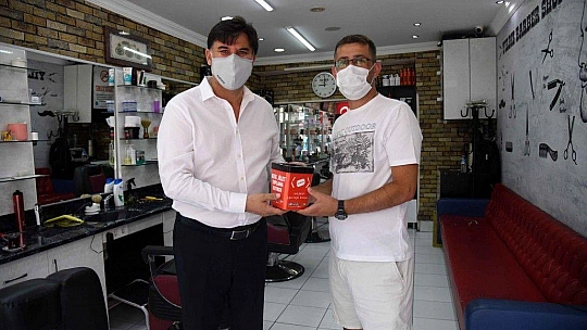 Berberlere atık jilet kutusu dağıtıldı