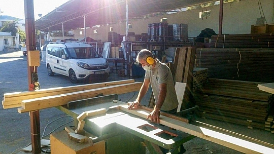 Bodrum belediyesi kendi mobilyasını üretiyor