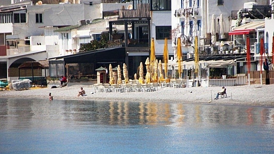 Bodrum'da 3 bin 150 lira cezayı göze alıp denize girdiler, balık tuttular