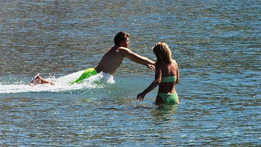 Bodrum'da deniz keyfi, Doğu'da kar kabusu