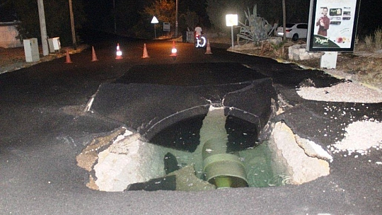 Bodrum'da evleri, iş yerlerini su bastı, esnaf isyan etti